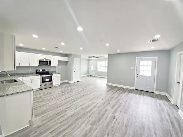 $329,000 | 250 Willow Drive, Gretna, LA 70053