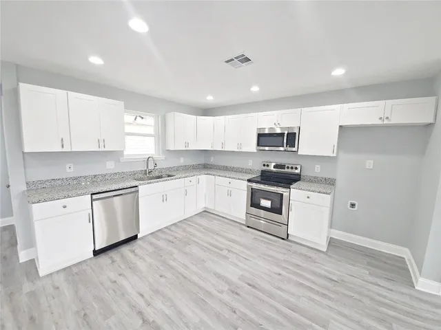 $329,000 | 250 Willow Drive, Gretna, LA 70053