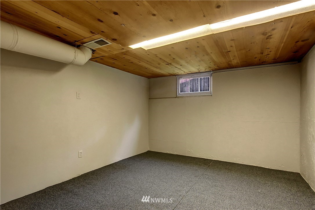 12016 Renton Avenue South Seattle, WA 98178 - Photo 14 of 15 Gallery Image 14