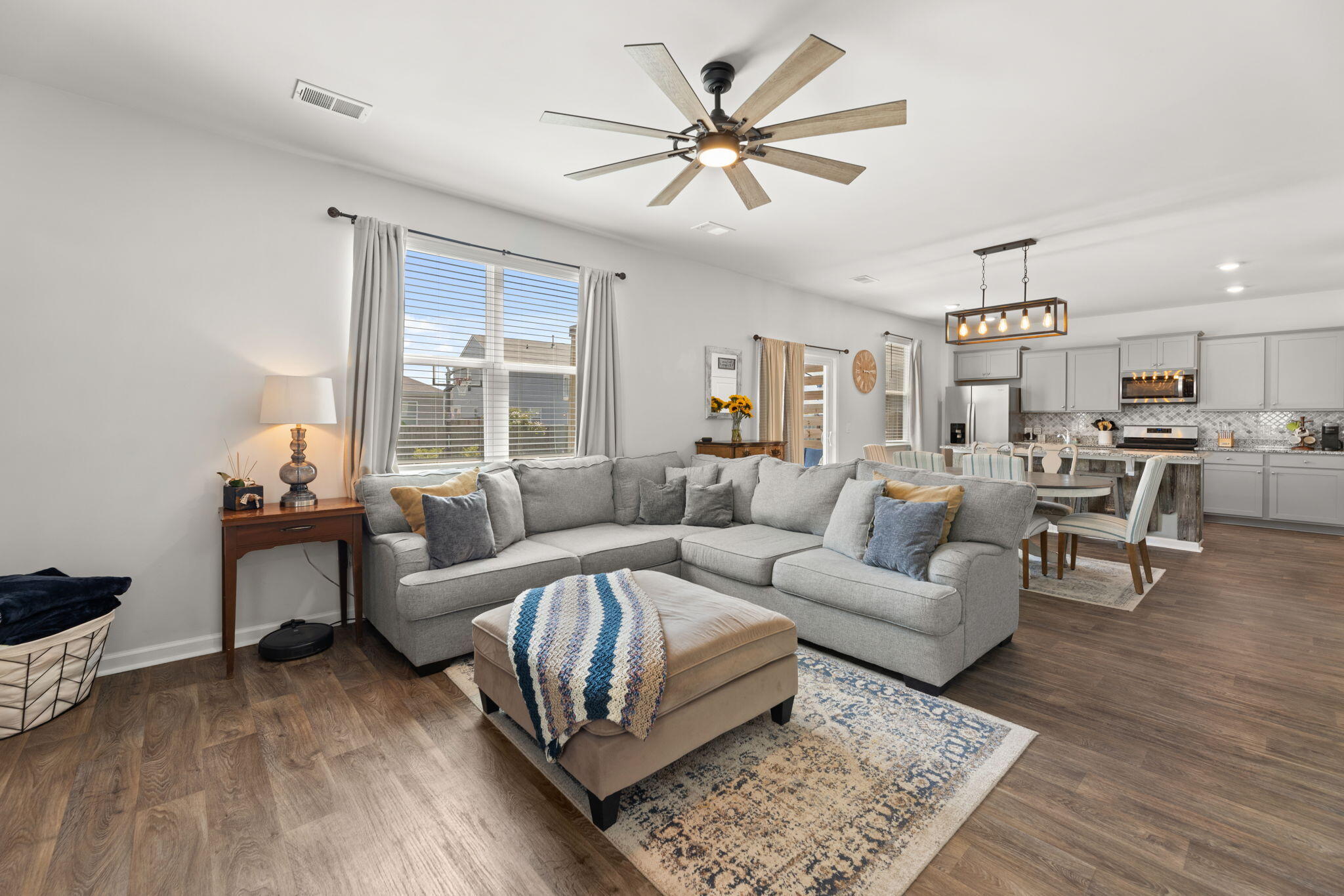 117 Summer View Road Summerville, SC 29486 - Photo 2 of 39 Living Room