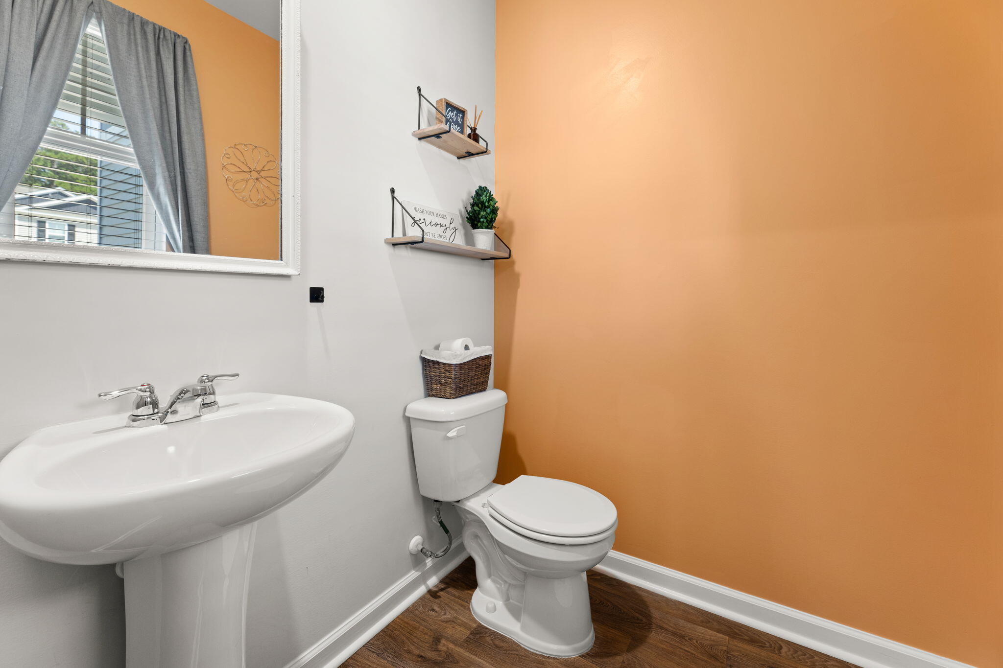 117 Summer View Road Summerville, SC 29486 - Photo 7 of 39 Half Bath