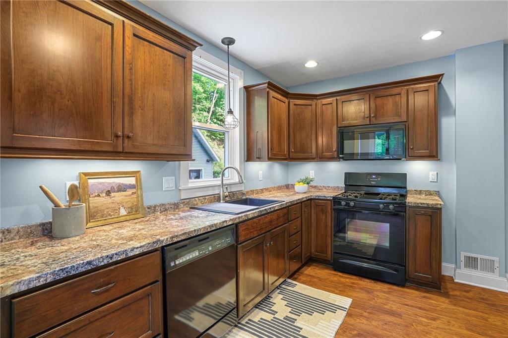 12 River Road Sewickley, PA 15143 - Photo 13 of 34