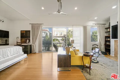 $4,000,000 | 3705 Esplanade, Marina del Rey, CA 90292