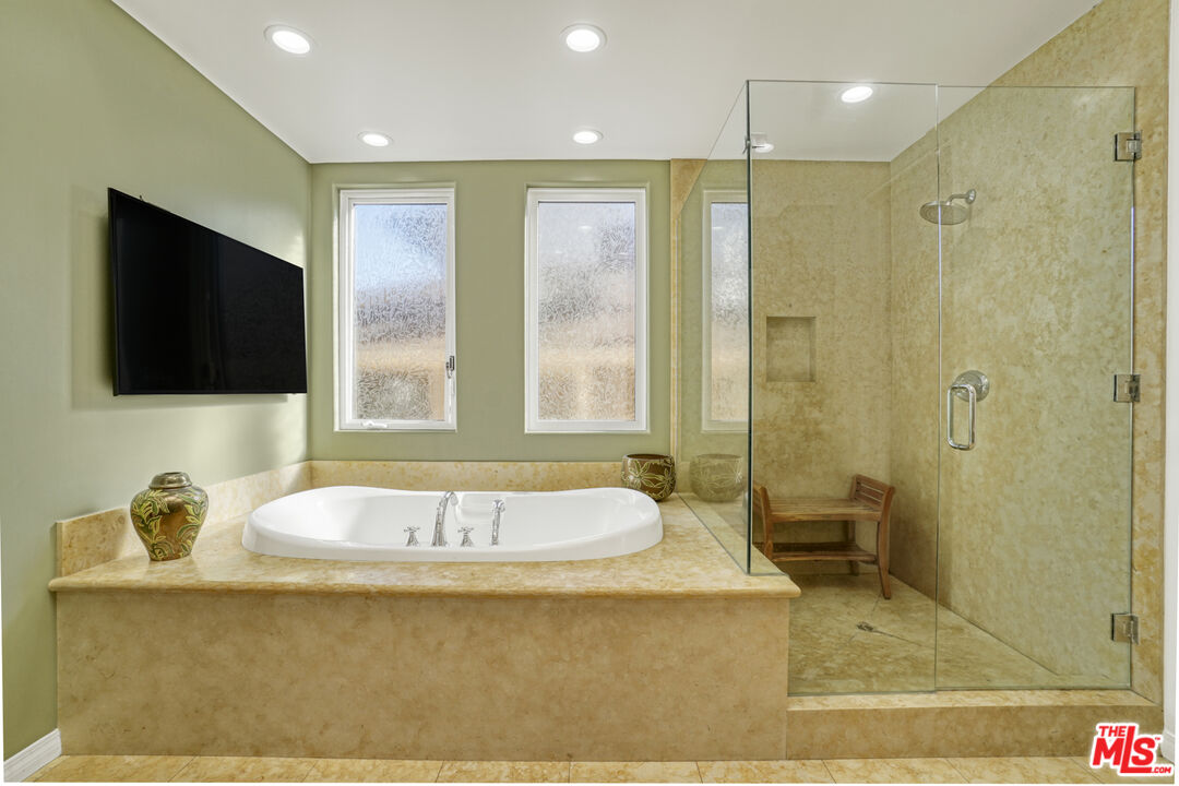 3705 Esplanade Marina del Rey, CA 90292 - Photo 21 of 36