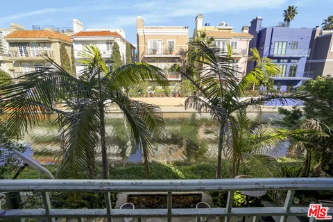 $4,000,000 | 3705 Esplanade, Marina del Rey, CA 90292