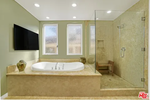 $4,000,000 | 3705 Esplanade, Marina del Rey, CA 90292