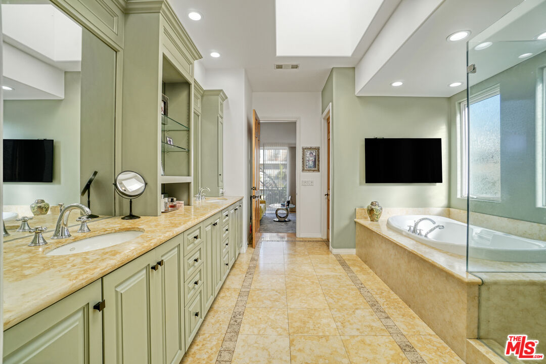 3705 Esplanade Marina del Rey, CA 90292 - Photo 26 of 41