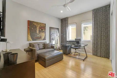 $4,000,000 | 3705 Esplanade, Marina del Rey, CA 90292