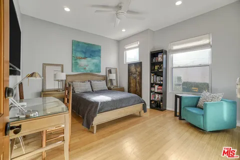 $4,000,000 | 3705 Esplanade, Marina del Rey, CA 90292