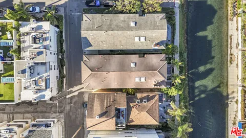 $4,000,000 | 3705 Esplanade, Marina del Rey, CA 90292