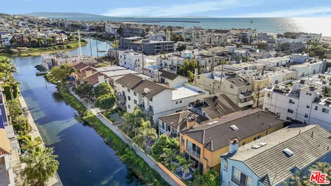 $4,000,000 | 3705 Esplanade, Marina del Rey, CA 90292