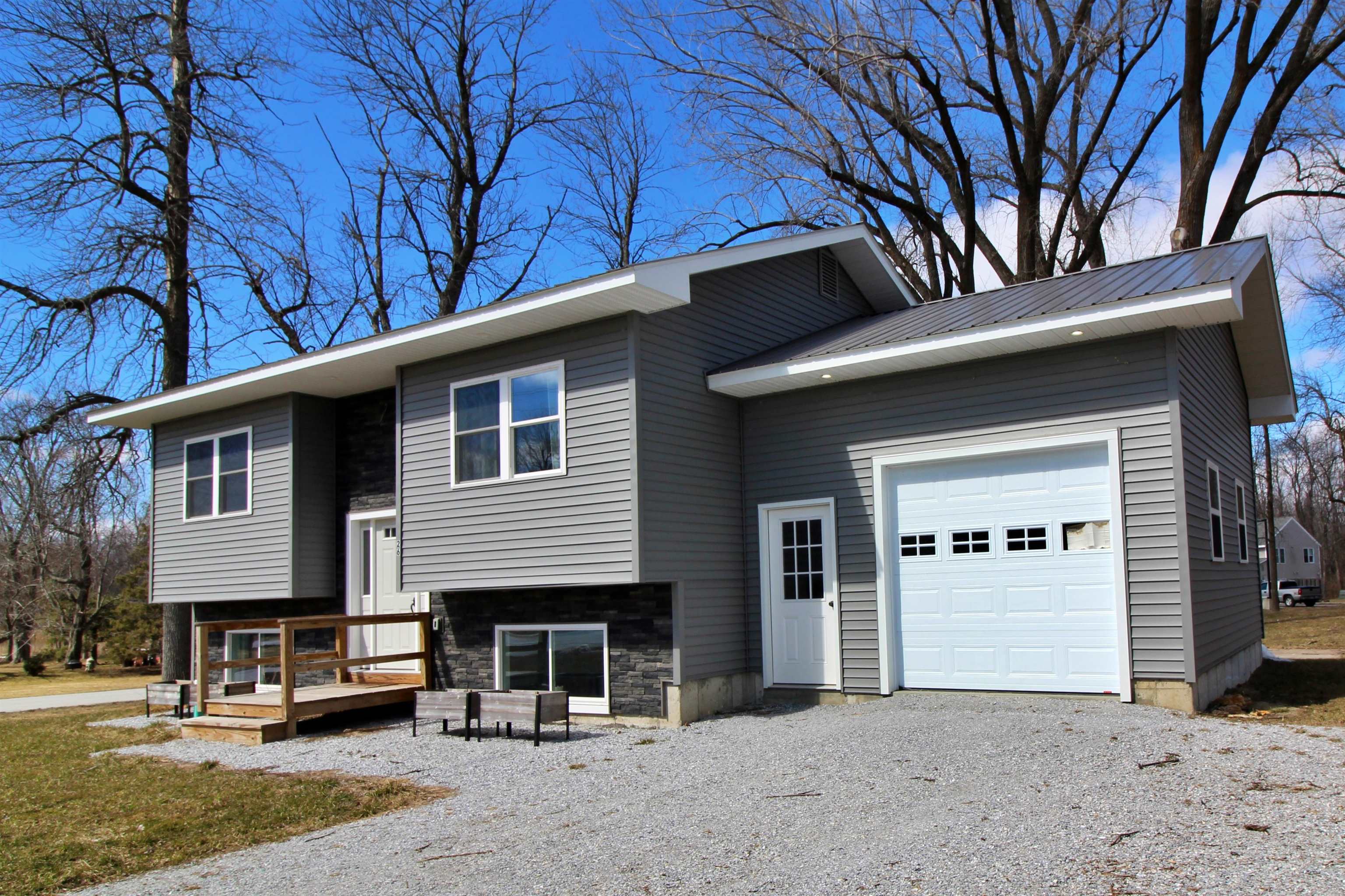 26 Lake Street Alburgh, VT 05440 - Photo 2 of 23