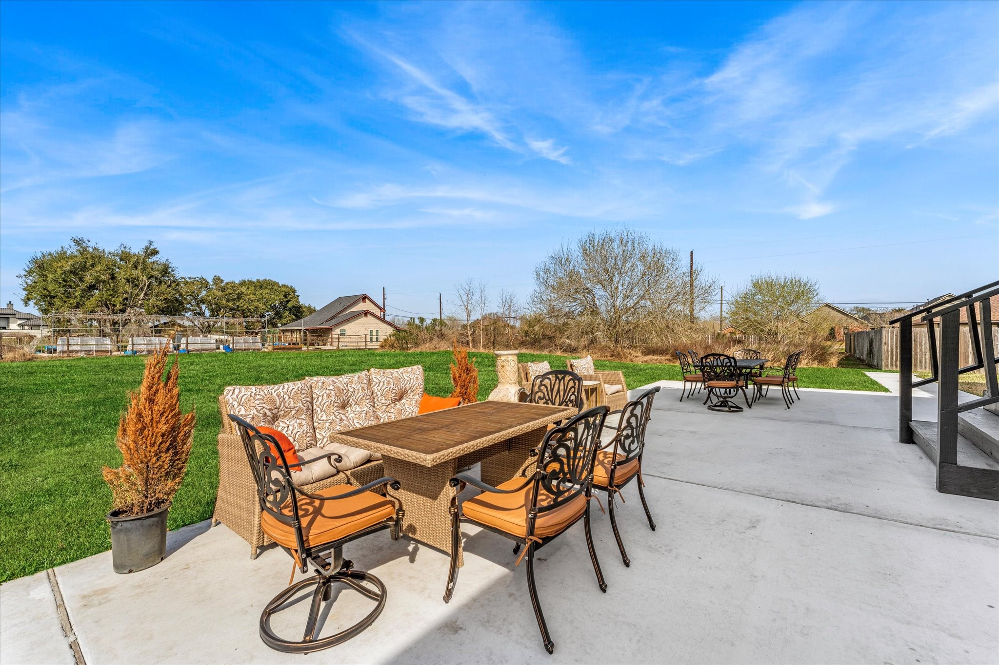 4627 County Road 63 Rosharon, TX 77583 - Photo 24 of 34 a view of a chairs and table in patio