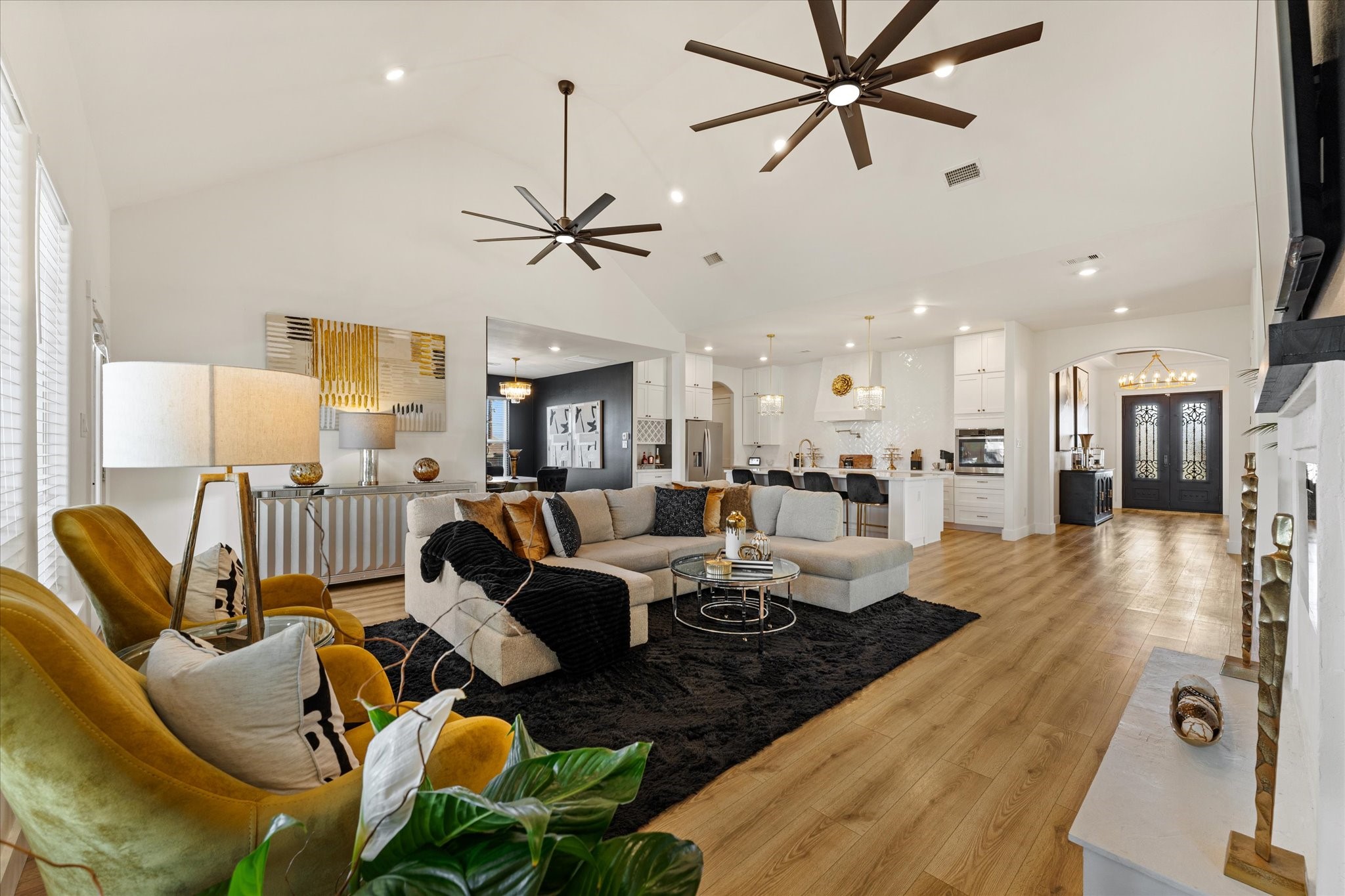 4627 County Road 63 Rosharon, TX 77583 - Photo 5 of 34 a living room with furniture kitchen view and a wooden floor