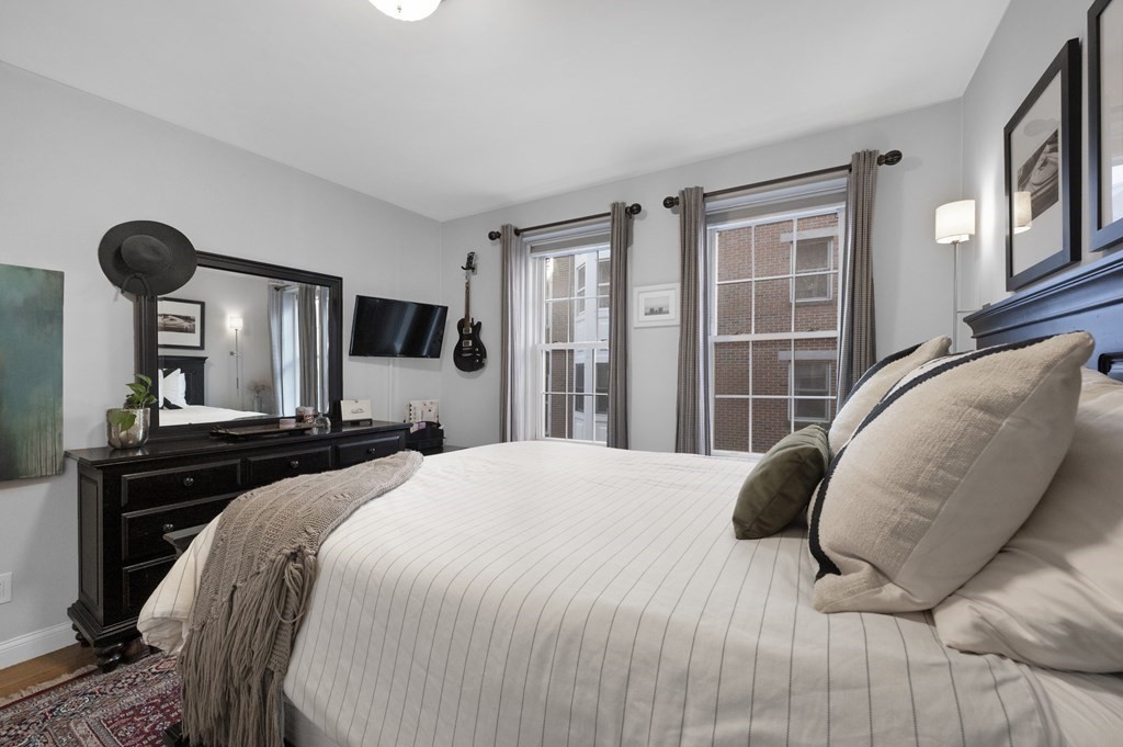27 Clark Street, Unit 5 Boston, MA 02109 - Photo 8 of 14