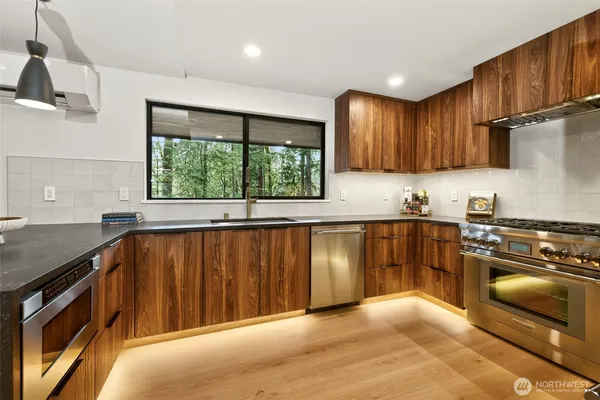 $2,450,000 | 22016 Vine Road, Brier, WA 98036