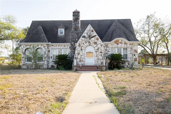 $325,000 | 408 West 5th Street, Alice, TX 78332