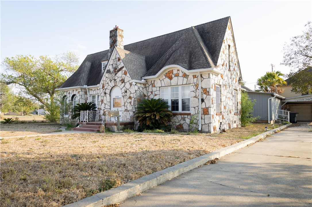 408 West 5th Street Alice, TX 78332 - Photo 3 of 25