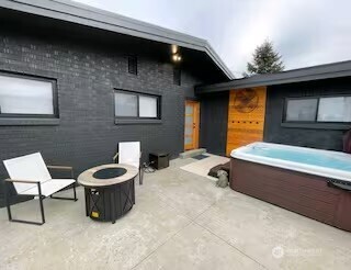219 East Main Mossyrock, WA 98564 - Photo 20 of 28 a bathroom with a toilet a sink and bathtub