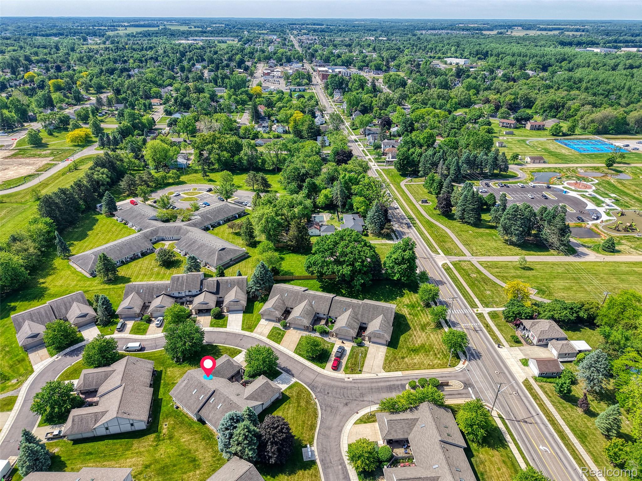 159 Addison Circle Fowlerville, MI 48836 - Photo 36 of 41 DJI_20260601105757_0407_D_2.jpg