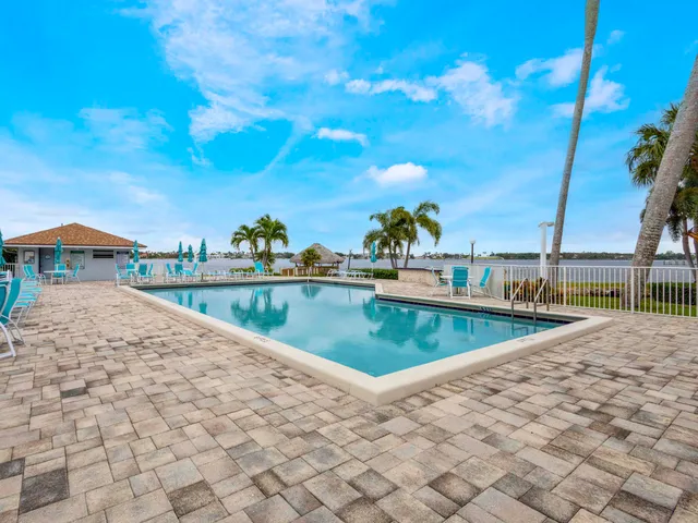 $385,900 | 6 South Lakeshore Drive, Hypoluxo, FL 33462
