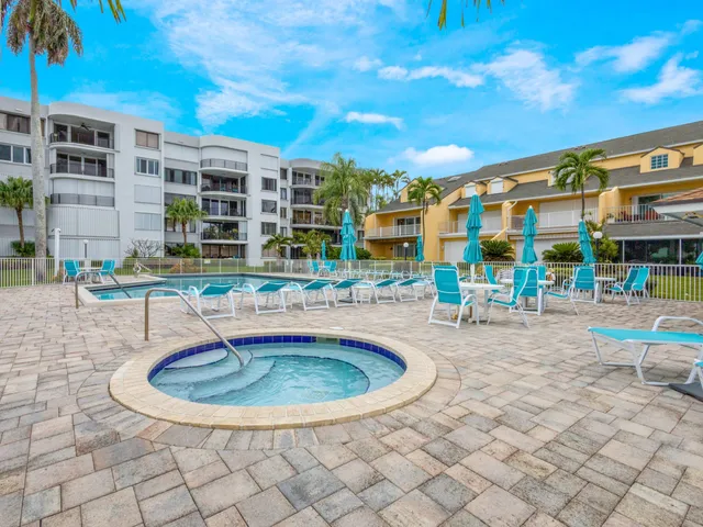 $385,900 | 6 South Lakeshore Drive, Hypoluxo, FL 33462