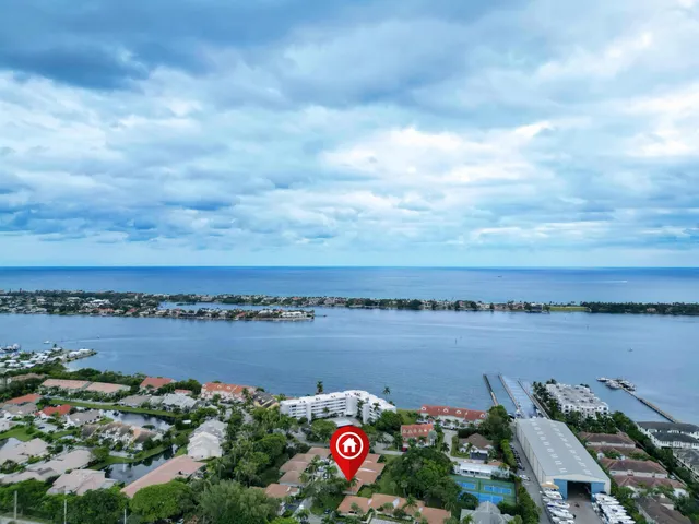 $385,900 | 6 South Lakeshore Drive, Hypoluxo, FL 33462