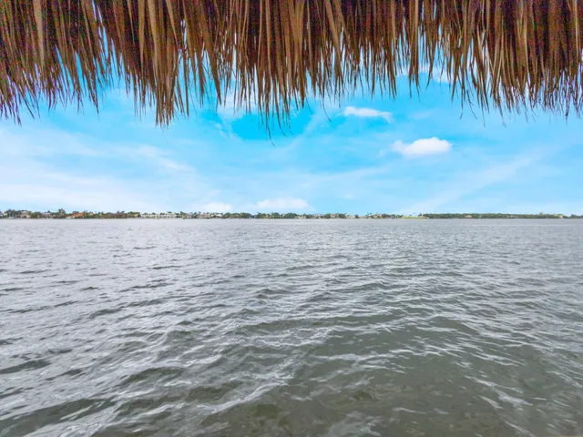 $385,900 | 6 South Lakeshore Drive, Hypoluxo, FL 33462
