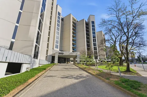 $264,000 | 900 19th Avenue South, Unit 401, Nashville, TN 37212