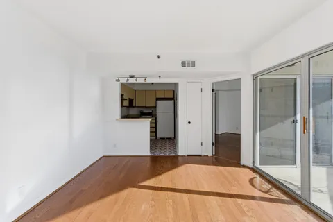 $264,000 | 900 19th Avenue South, Unit 401, Nashville, TN 37212