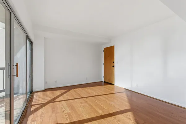 $250,000 | 900 19th Avenue South, Unit 401, Nashville, TN 37212
