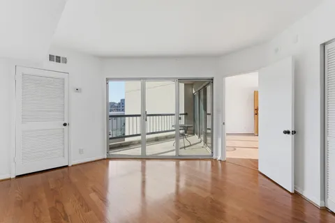 $264,000 | 900 19th Avenue South, Unit 401, Nashville, TN 37212