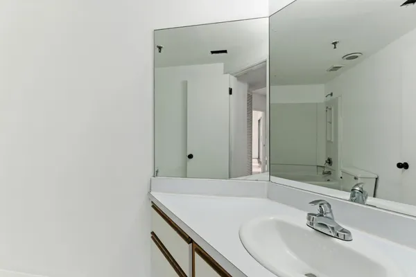$250,000 | 900 19th Avenue South, Unit 401, Nashville, TN 37212