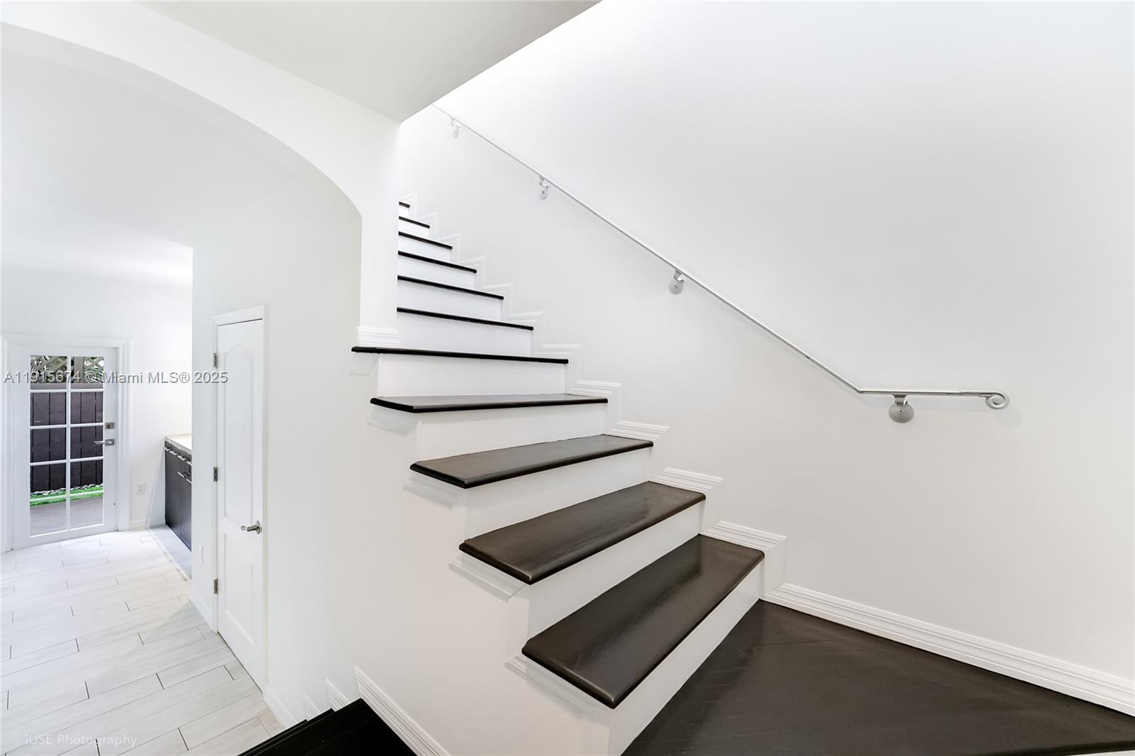 2970 Bird Avenue, Unit 15 Miami, FL 33133 - Photo 7 of 18 a view of entryway