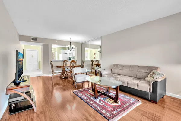 $164,000 | 9537 Weldon Circle, Unit I213, Tamarac, FL 33321