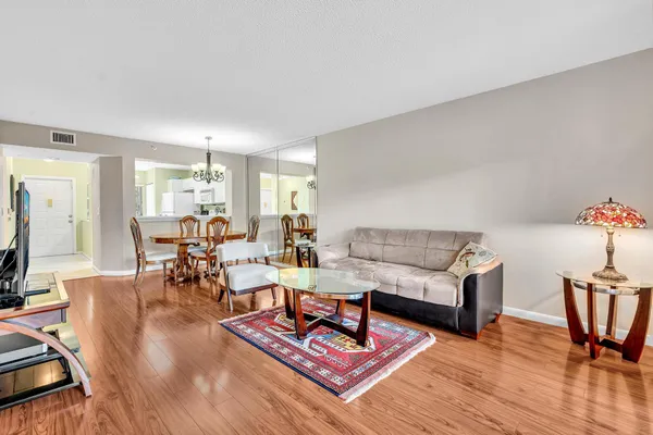 $164,000 | 9537 Weldon Circle, Unit I213, Tamarac, FL 33321