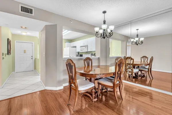 $164,000 | 9537 Weldon Circle, Unit I213, Tamarac, FL 33321