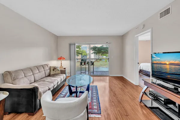 $164,000 | 9537 Weldon Circle, Unit I213, Tamarac, FL 33321
