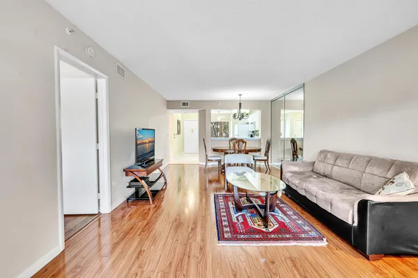 $164,000 | 9537 Weldon Circle, Unit I213, Tamarac, FL 33321