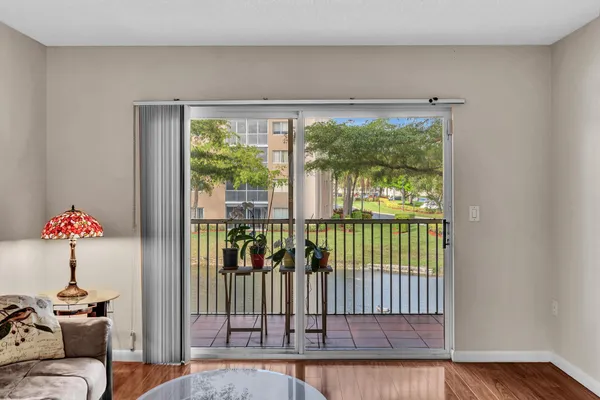 $164,000 | 9537 Weldon Circle, Unit I213, Tamarac, FL 33321