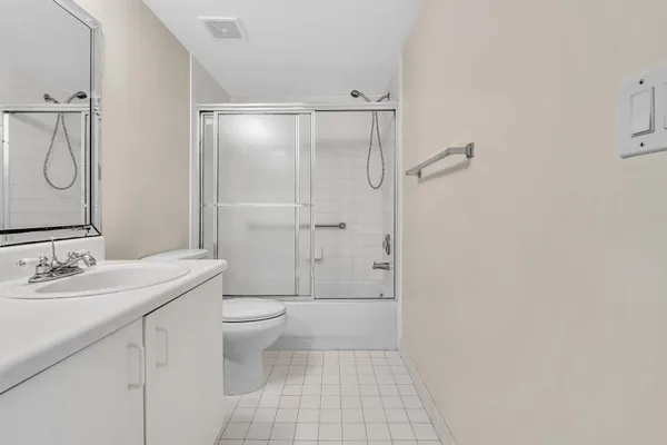 $164,000 | 9537 Weldon Circle, Unit I213, Tamarac, FL 33321