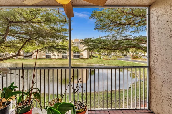 $164,000 | 9537 Weldon Circle, Unit I213, Tamarac, FL 33321