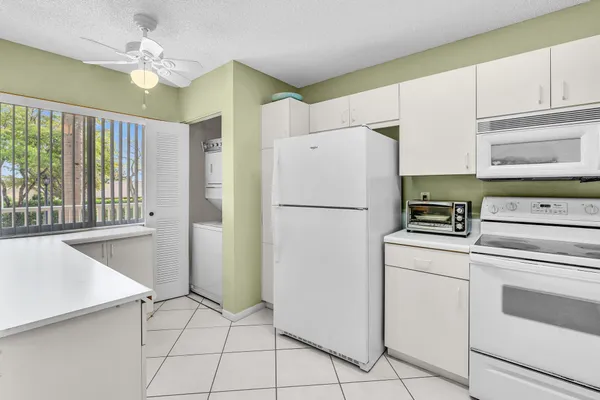 $164,000 | 9537 Weldon Circle, Unit I213, Tamarac, FL 33321
