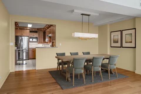 $849,000 | 1616 Sheridan Road, Unit 8F, Wilmette, IL 60091