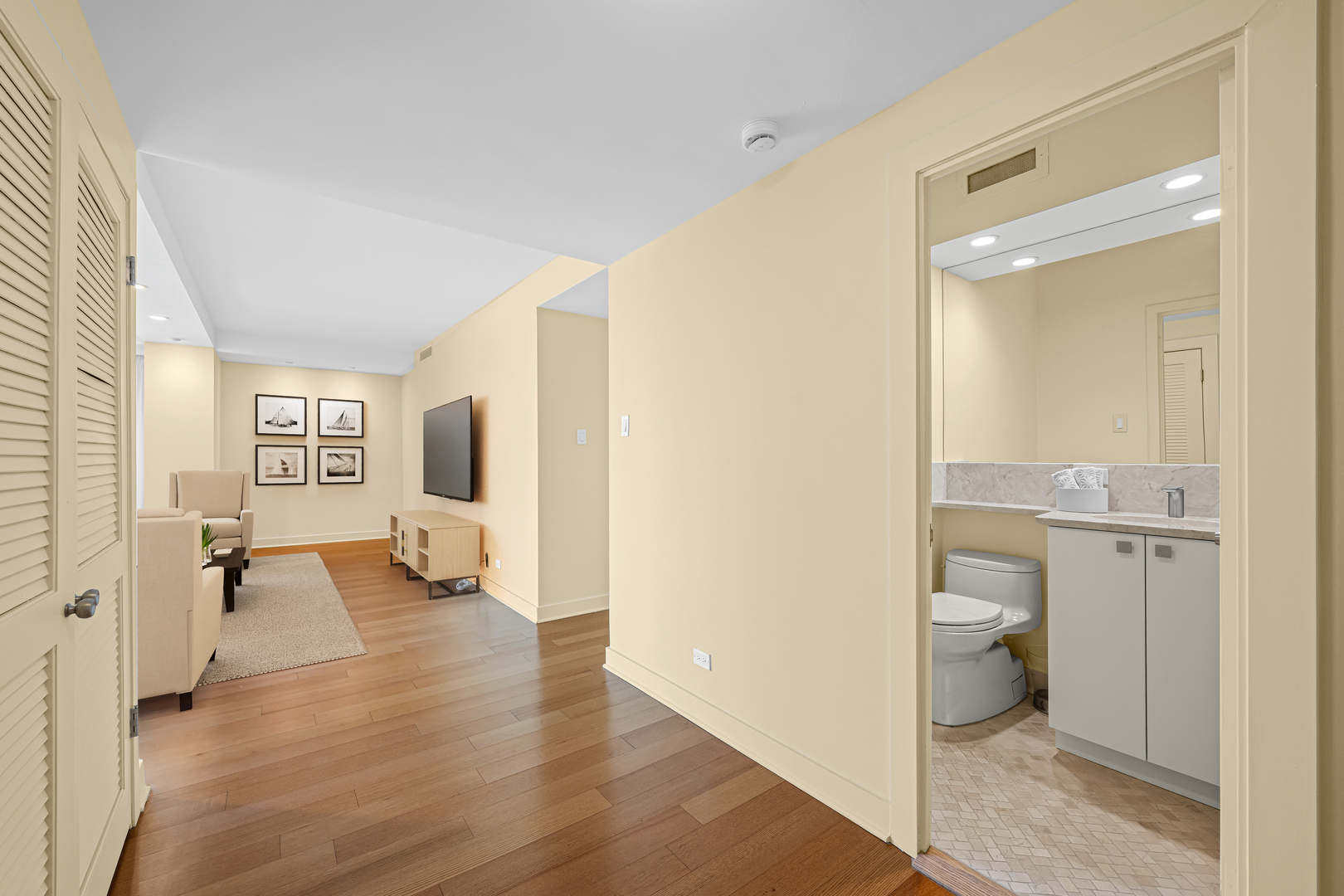 1616 Sheridan Road, Unit 8F Wilmette, IL 60091 - Photo 17 of 32