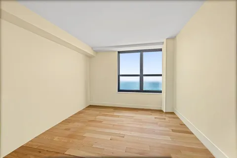 $849,000 | 1616 Sheridan Road, Unit 8F, Wilmette, IL 60091