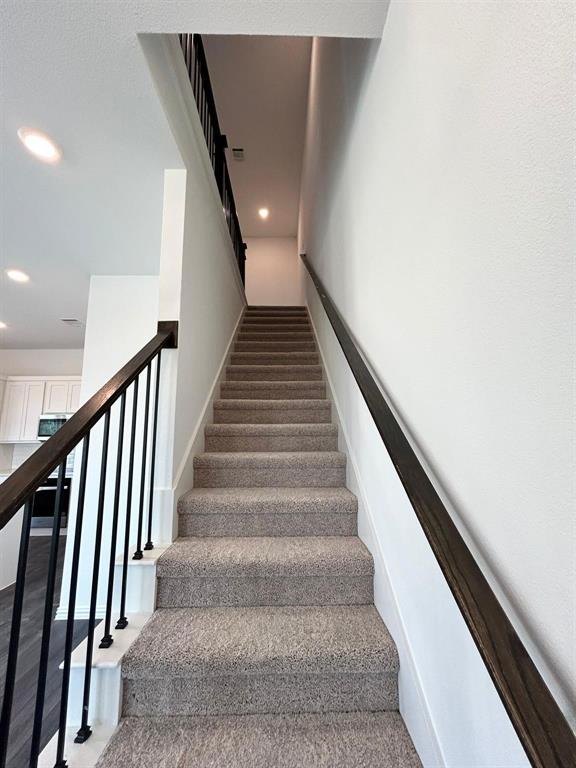 4704 Craymore Road Dallas, TX 75228 - Photo 7 of 10 a view of entryway