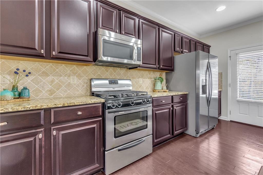 6035 Overleaf Terrace Cumming, GA 30040 - Photo 10 of 33