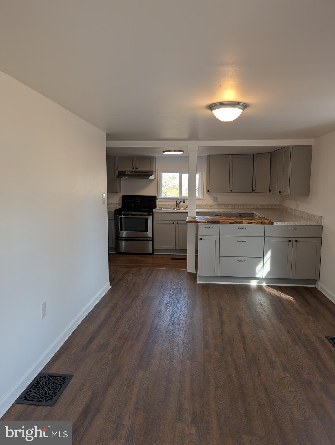 3296 Williamson Road Greencastle, PA 17225 - Photo 7 of 29 Dining room table area