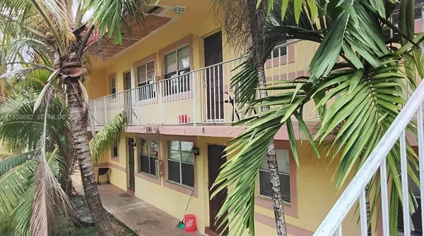 $1,500 | 1826 Cleveland Street, Unit 6, Hollywood, FL 33020